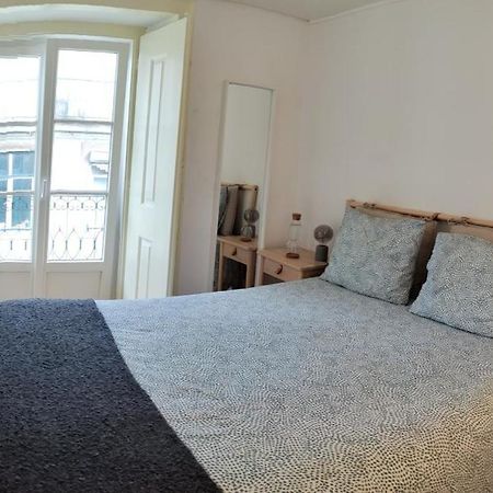 Central Bedroom In Shared House In Chiado - Historic Center Of Lissabon Exterior foto