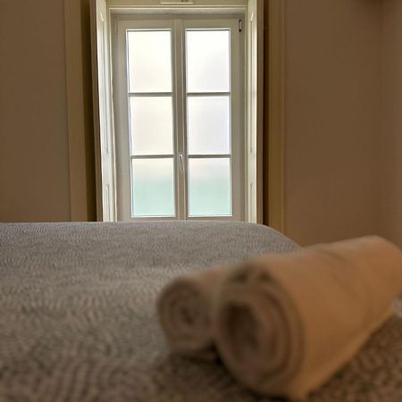 Central Bedroom In Shared House In Chiado - Historic Center Of Lissabon Exterior foto