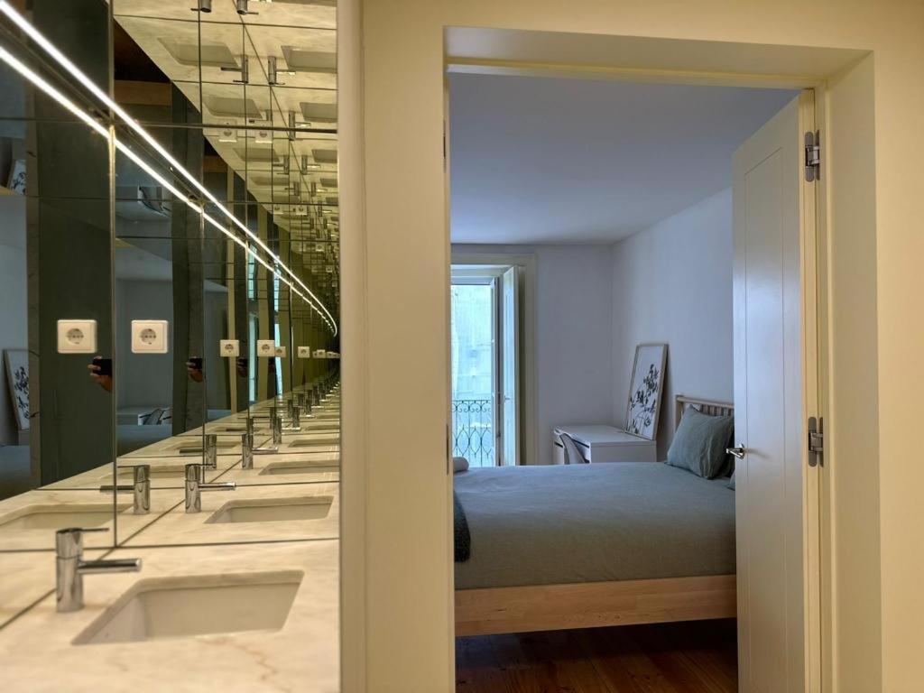 Central Bedroom In Shared House In Chiado - Historic Center Of Lissabon Exterior foto