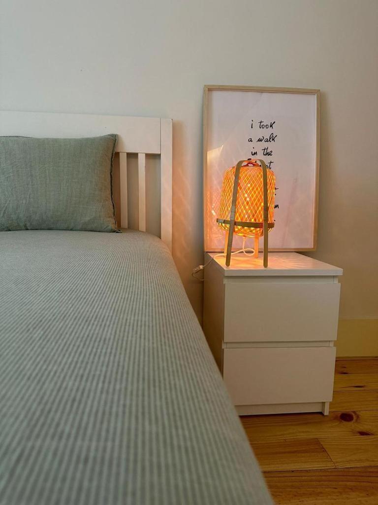 Central Bedroom In Shared House In Chiado - Historic Center Of Lissabon Exterior foto